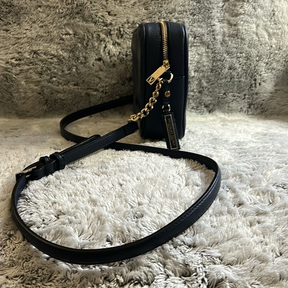 Victorias Secret crossbody camera bag. - Picture 3 of 5